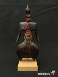 Muñeca de la etnia Fani con preciosa patina. 31x13