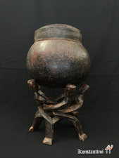38-C Olla con base de madera,74 s 38 cms,etnia Yombe del Congo