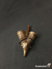 Preciosa pieza con patina y gran trabajo enh bronce