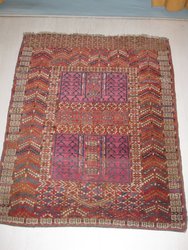 Alfombra Tekke Hatclu turcomana Antigüa circa de 1900. 140 x 113 cms. 19507. Antigüedades