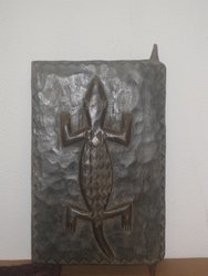 Puerta Baulé, con cocodrilo. Costa de Marfil. 0, 43 x 0, 29. 502. Arte africano