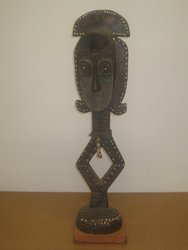Figura Kota, relicario. Costa de Marfil. 0, 83 x 0, 18. 129. Arte africano