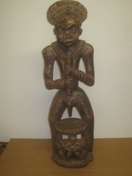 Fig Bamún. Camerún. 1,14 x 0, 35. 235. Arte africano