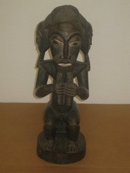 Figura 4 cabezas Baule, C. Marfil, 0, 51 x 0, 19. 925. Arte africano