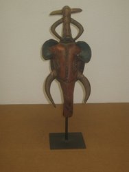 Máscara Guro 2 elefantes. C. Marfil. 0, 45 x 0, 19.  176. Arte africano