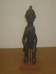 Fig Chamba Costroga. Nigeria. Ant. 0,50x 0,14. 780. Arte africano