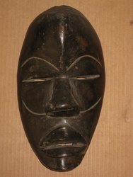 Mascara Dan femenina. Liberia. 0, 30 x 0, 17. 982. Arte africano. Vendida