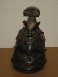 Casco Bundu Mende con tortuga. Sierra Leona, Old.  0, 52 x 0, 29 . 534. Arte africano. Vendida