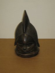 Casco Bundu  Mende. Sierra Leona. 0, 48 x 0, 27. 536. Arte africano