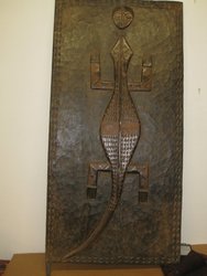 Puerta Baule cocodrilo. Costa de Marfil. 1, 40 x 0, 69. 985. Arte africano
