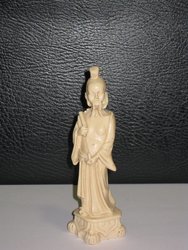 Figura de hueso o marfilina china. 13 cms - . 1708.  Coleccionables