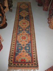 Shirvan turco.Diseños cáucasicos antigüos. 287 x 0, 60 - 9569. Alfombras y Kilims