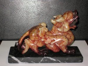 Pareja de dragones en Jade. Steatitio. China mitad del S. XX. 0, 20 x 0, 13 - 2036 y 2037. Coleccionables