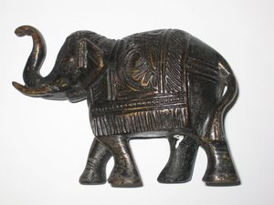 Elefante en bronce. India S. XIX.  0, 13 x 0, 10. 1854. Coleccionables