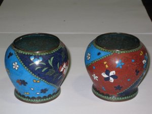 Parejita de cuencos en bronce con técnica de Cloissone. China  S. XIX . 7 cms C. Uno - 1161 - 1162. Coleccionables