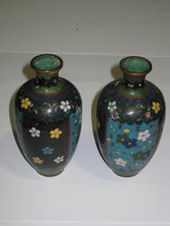 Pareja de jarroncitos cloisonne. China Siglo XIX. 12 cms C.U. 1159 - 1160.Coleccionables
