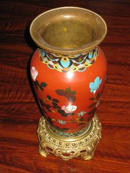 Jarron rojo con  bronce frances. Japon circa 1880. 31 cms. 394. Coleccionables