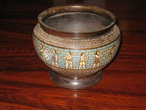 Pareja de cuencos cloisson con figuras. China S. XiIX. 13, 5 x 15  cms. 520 - 521. Coleccionables