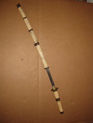 Espada con vaina. Hueso. China S XIX. 89 cms.  1678. Regalo y decoración