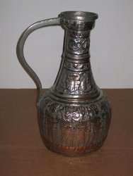 Jarra de metal decorada. Persia S XIX. 49 cms. 1000. Regalo y decoración