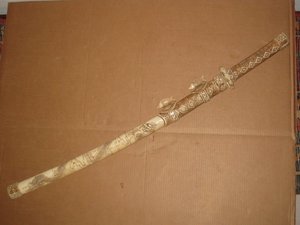 Katana de marfil. Japón o China 1ºs S XX. 118 cms. 888. Regalo y decoración