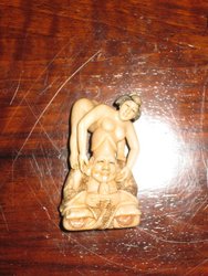 Netsuke de marfil erótico. Japón. 5, 3 cms. 2064. Regalo y decoración. VENDIDO.