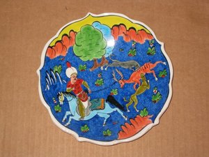 Plato con escenas de caza. China. 18 cms. 761. Regalo y decoración