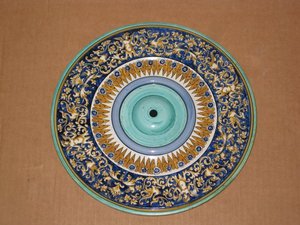 Plato Gien estilo S XVI. Italia S XIX. 29 cms. 1020.Regalo y decoración