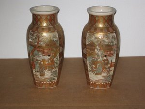 Pareja de jarrones Satsuma. Japón 1ºs del S. XX. 36,2 C. U.1047 - 1048. Regalo y decoración