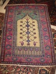 Ladik de Oración. Turquia S XIX. 1, 38 x 0, 98. Alfombras y Kilims