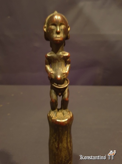 1503-Afri  Pieza Africana en madera 26 cms
