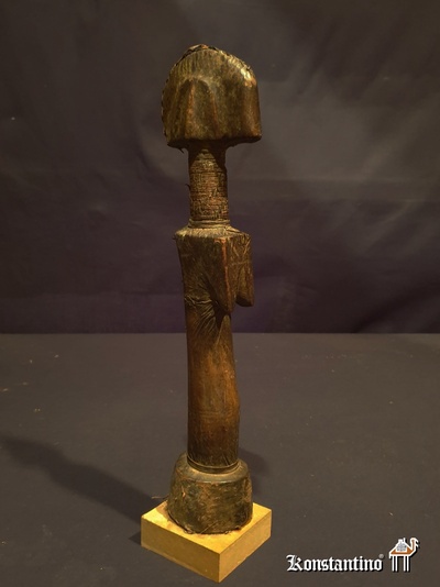 697-Afri  Figura antigua  africana en madera 33x8 cms