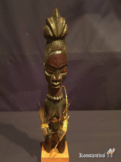 746-Afri  Figura africana antigua en madera  38x7cms