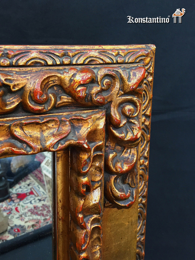 200-C Espejo con marco floral. S. XX.31 x 38 cms