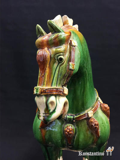 1892-C Caballo de terracota vidriada estilo dinastía Tang (China), 1ºs S.XX, 38 cms