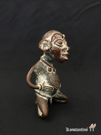 1999-C Figura de bronce con caolín, Africa 19 x 11 x 10 cms