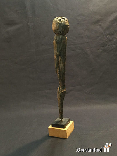 596-Afri     035x005    Figura  de madera con edad y patina de la etnia Moba en el actual Togo