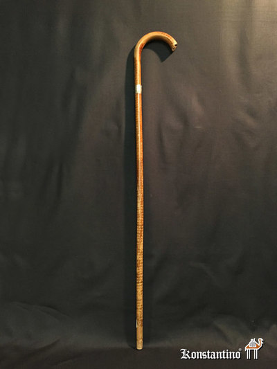 1263-C                       Bastón en madera.Europa S.XX        