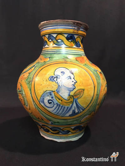 1311-C    26 cms    Orza Albarelos policromada, Italia o España