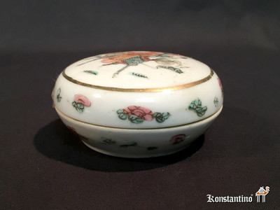 1115-C  8 cms   Botecito de cremas con tapa, porcelana china del S.XIX-XX