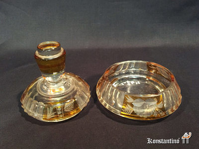 442-C  10cms   Tocador de cristal con tapa. 