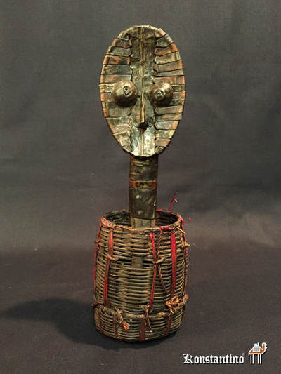 935-Afri  23x7  Relicario de la etnia Samaye . Pieza con edad.Actual Gabón