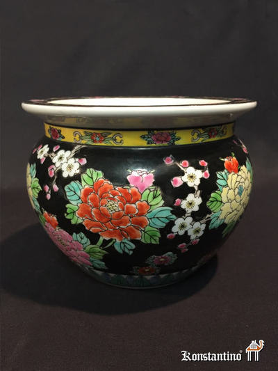 1090-C   15x12 Jardinera japonesa de porcelana policromada. Familia negra