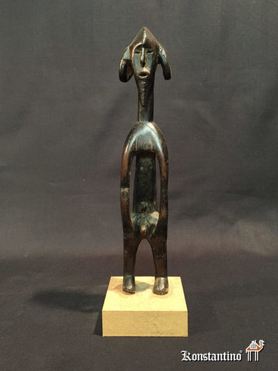 1267-Afri  23x4   Figura Mumuye con edad y pátina de la actual Nigeria