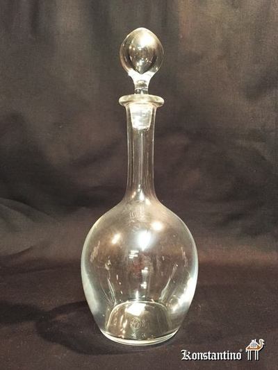37-C  0,30x0,11   Baccarat, Licorera de cristal de Francia