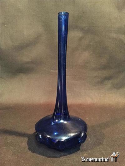 431-C  21 cms Jarrón de cristal azul de Lausbulcha, Alemania 1º del XX