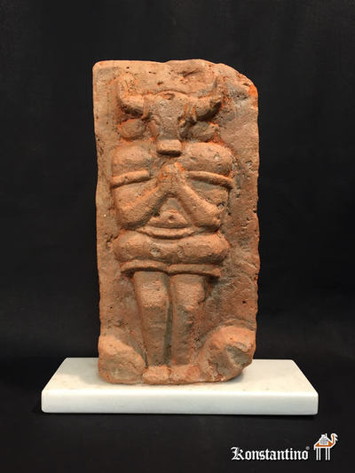 1953-C  29x14   Baldosa de terracota Java siglos XIV XV (Periodo Majo Ajit).