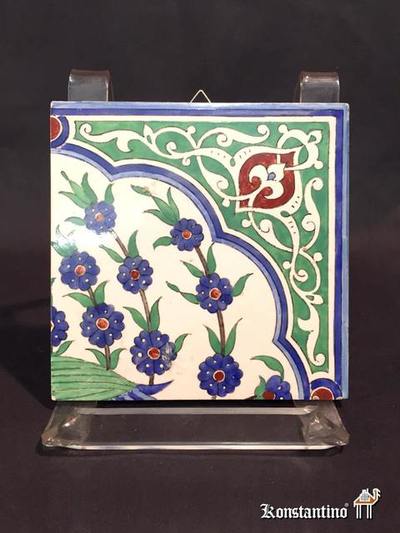 1068-C      15x15   Azulejos con motivos de Iznik (Turquía), Egipto s. XX. Vendido