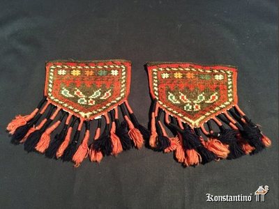 13945/13946 -Alf  12x12 c.u.   Rodilleras de camello de los kurdos Gouchan del norte de persia, mediados del S.XIX. 