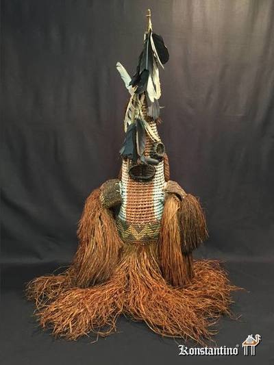 1360-Afri    84x40    Máscara antigua de Borneo con paja y plumas